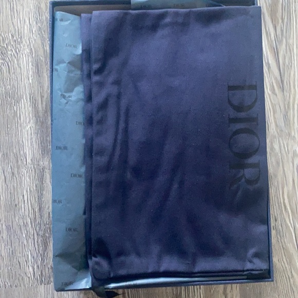 Christian Dior - Picture 2 of 7